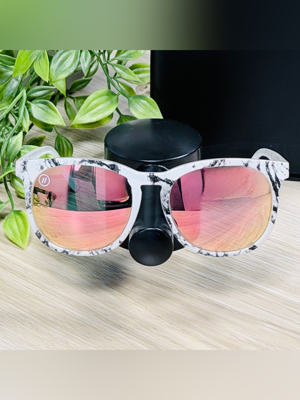 Blenders Eyewear Alumni Queen Sunglasses (Marble/Pink Mirror)
